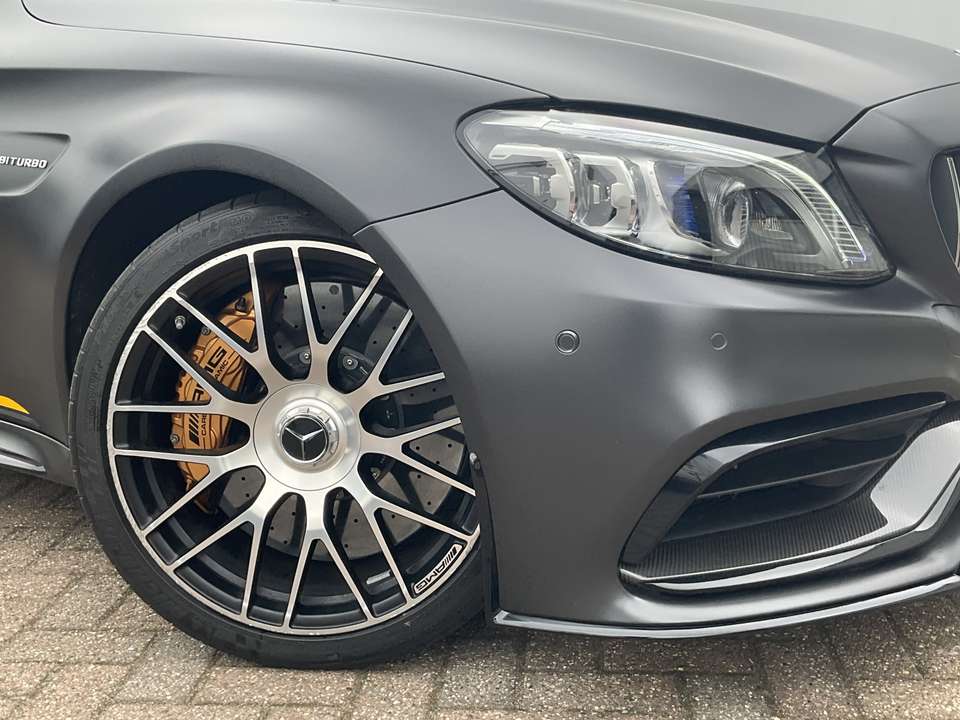 Mercedes-Benz C 63 AMG - Imagem 10