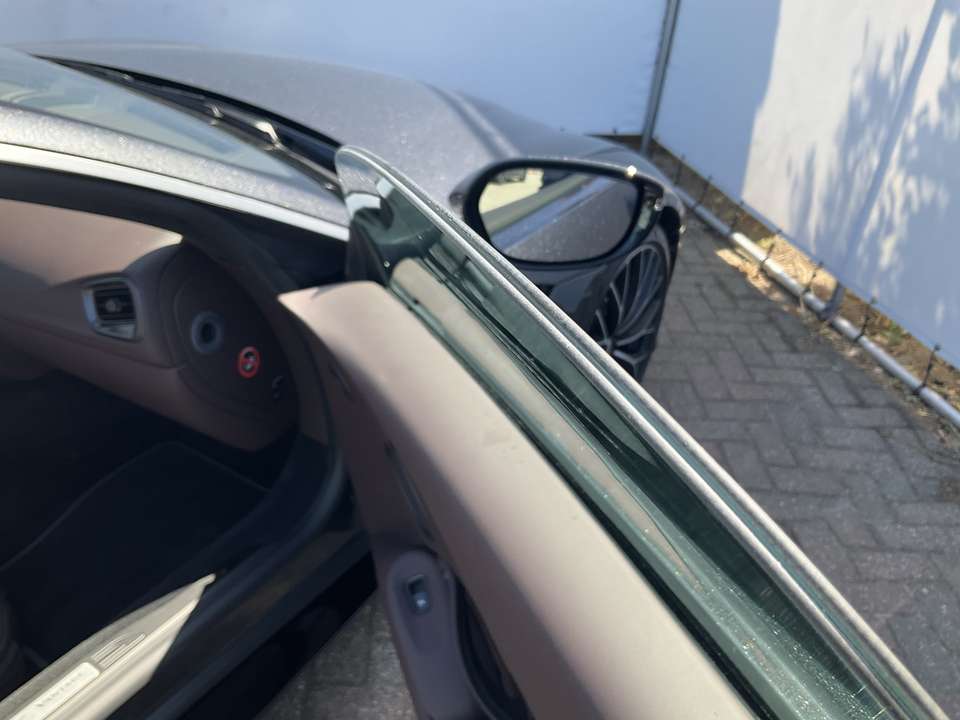 Aston Martin Vantage - Imagem 18