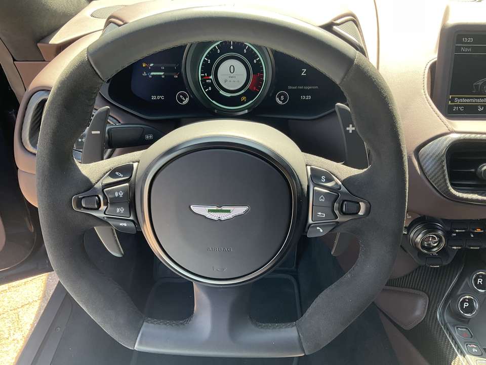 Aston Martin Vantage - Imagem 20