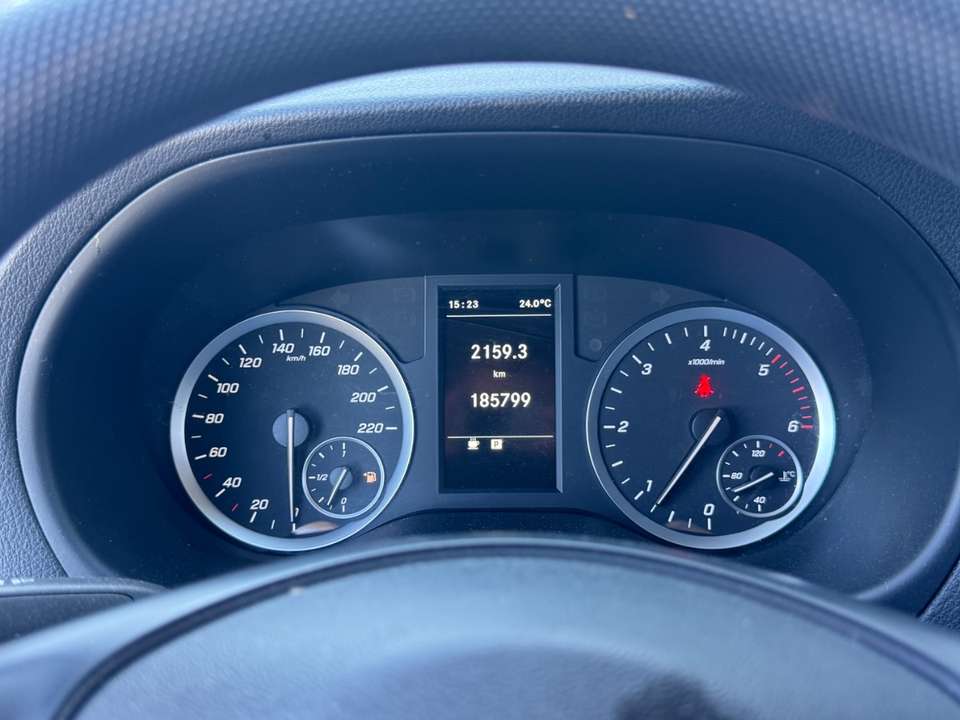 Mercedes-Benz Vito - Imagem 13