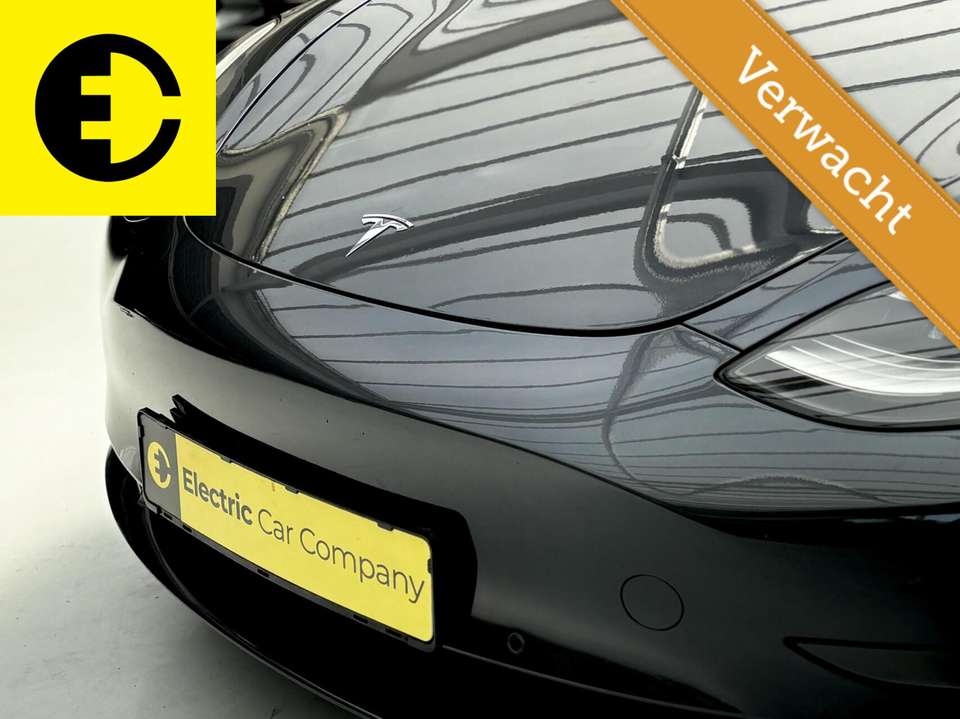 Tesla Model 3 - Imagem 2