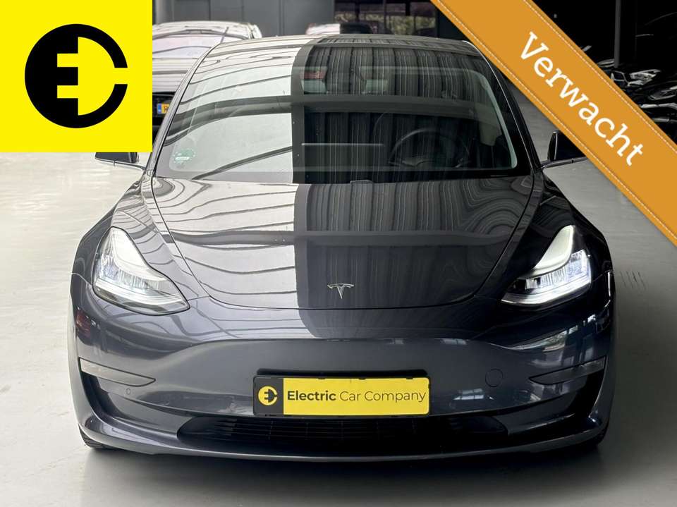 Tesla Model 3 - Imagem 11