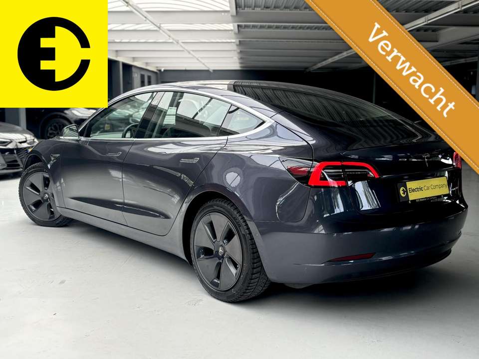 Tesla Model 3 - Imagem 16