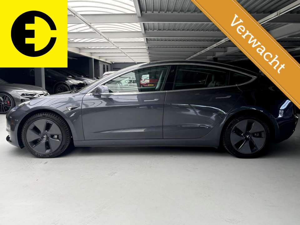 Tesla Model 3 - Imagem 17