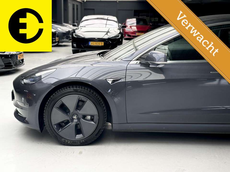 Tesla Model 3 - Imagem 18