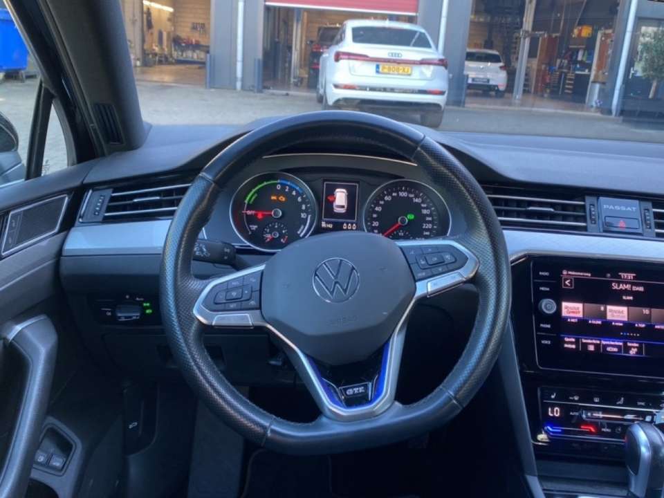 Volkswagen Passat Variant - Imagem 13