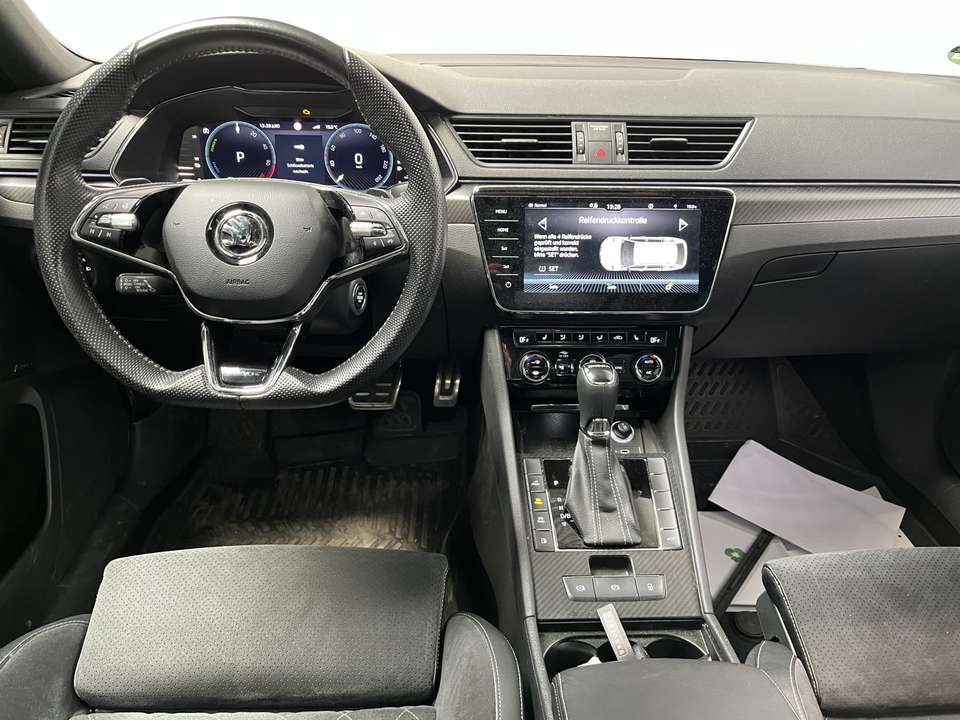 Skoda Superb - Imagem 8