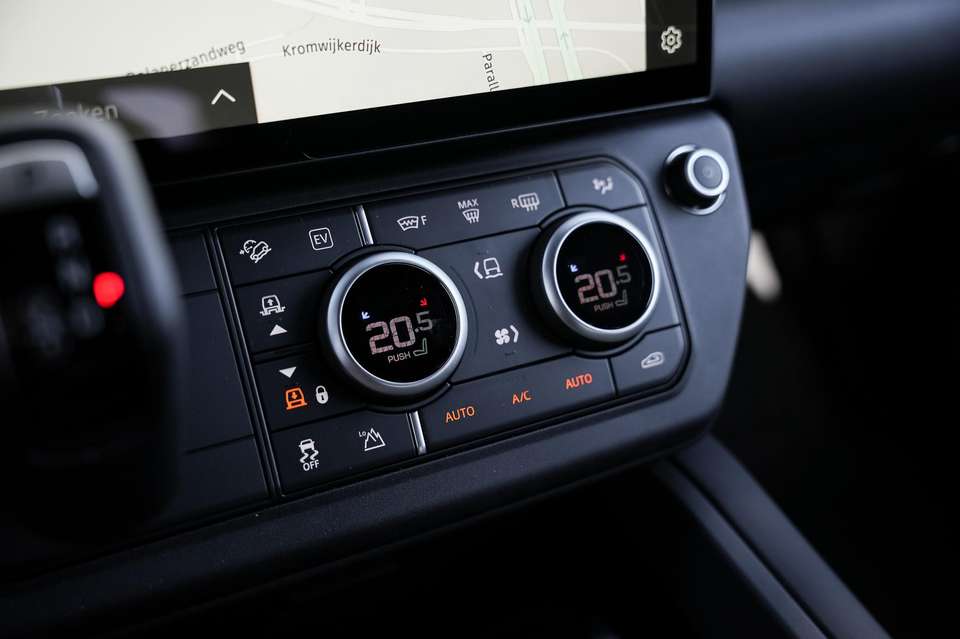 Land Rover Defender - Imagem 15