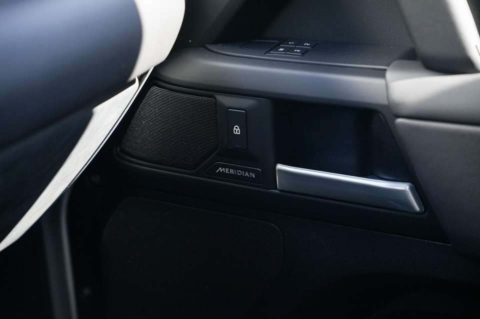 Land Rover Defender - Imagem 18