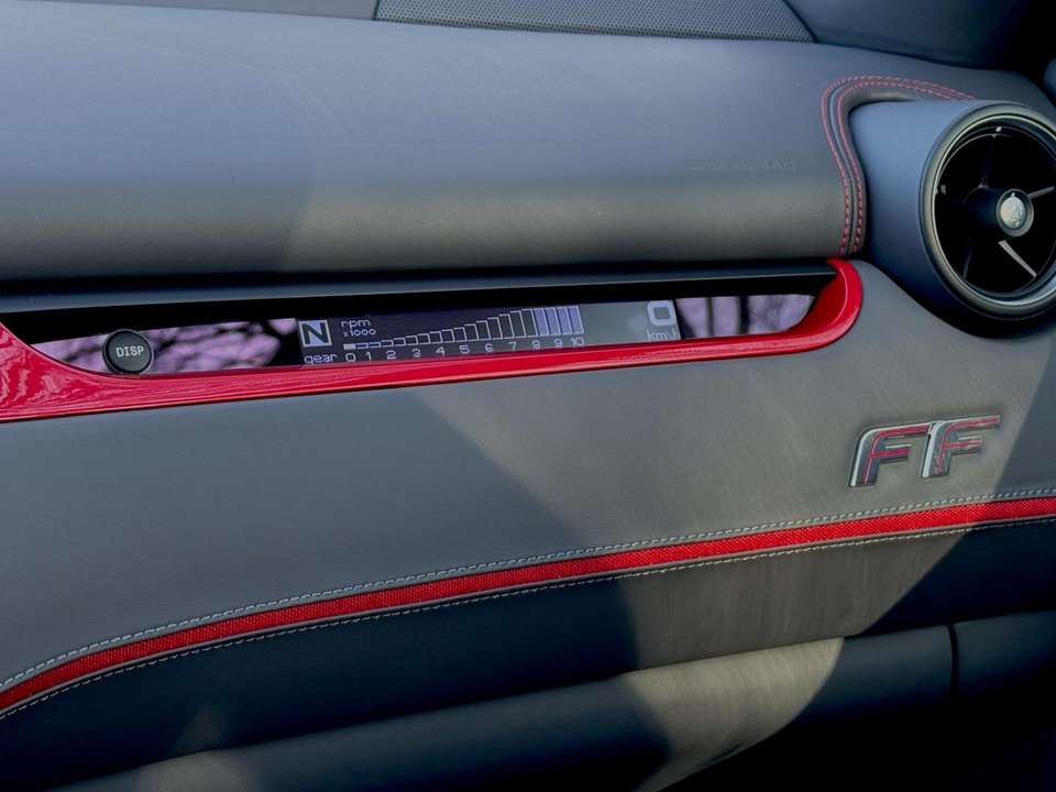 Ferrari FF - Imagem 15