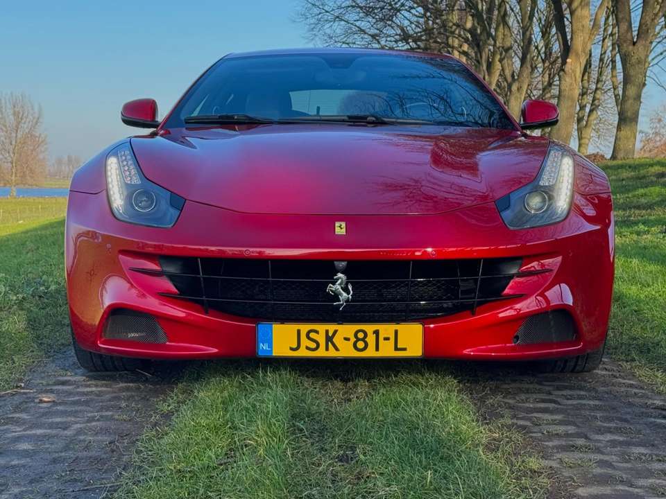 Ferrari FF - Imagem 16