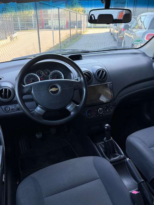 Chevrolet Aveo - Imagem 4