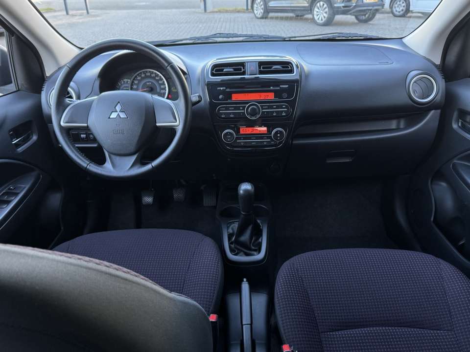 Mitsubishi Space Star - Imagem 15