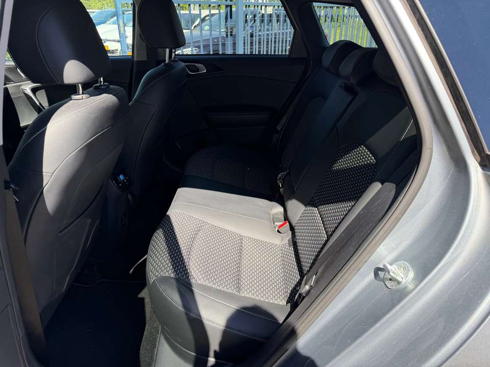 Kia Ceed SW / cee'd SW - Imagem 19