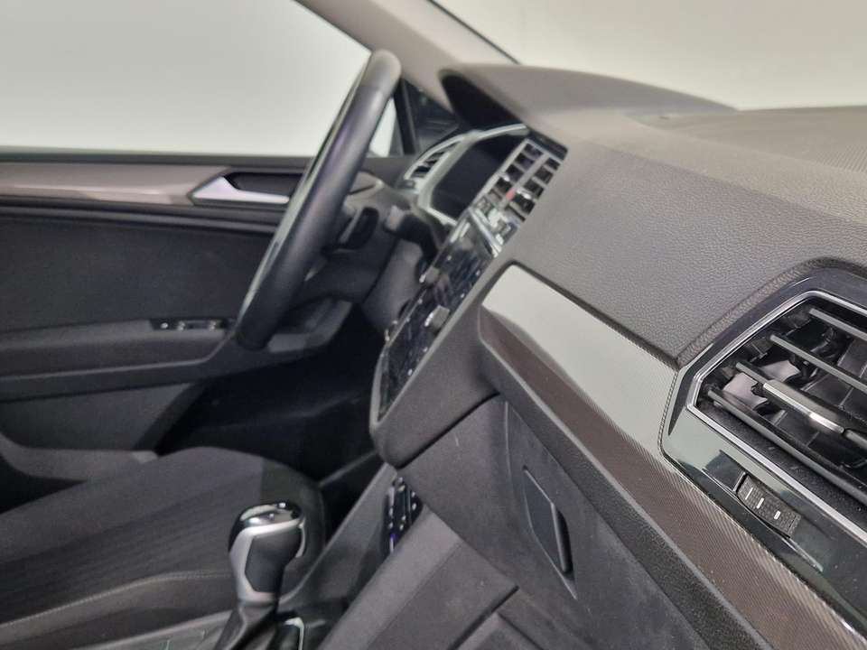 Volkswagen Tiguan Allspace - Imagem 6