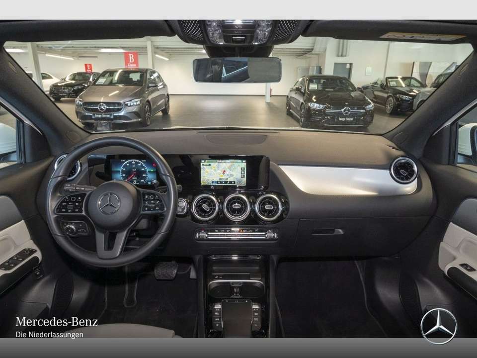 Mercedes-Benz GLA 180 - Imagem 9