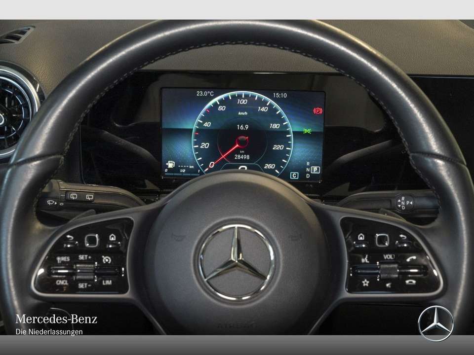 Mercedes-Benz GLA 180 - Imagem 13