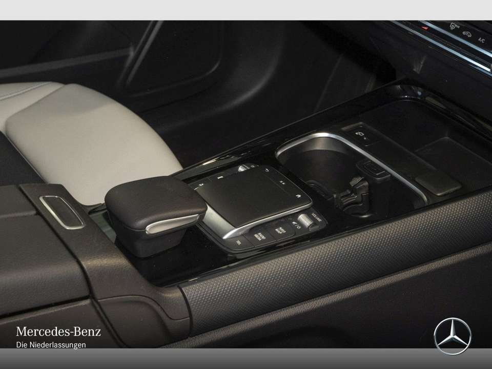 Mercedes-Benz GLA 180 - Imagem 15
