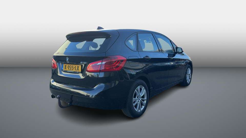 BMW 216 - Imagem 4