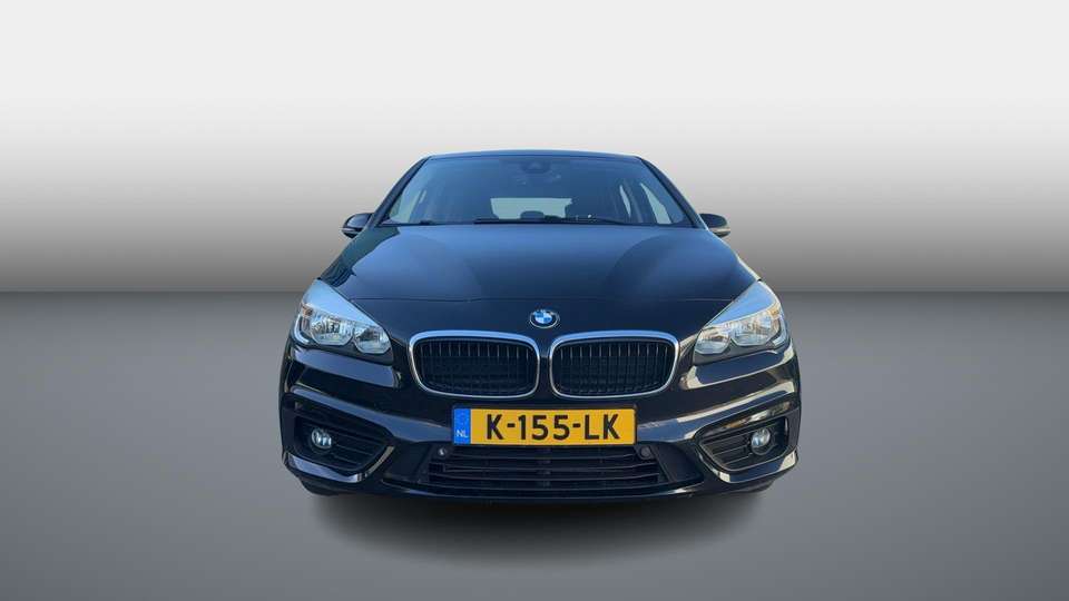BMW 216 - Imagem 6