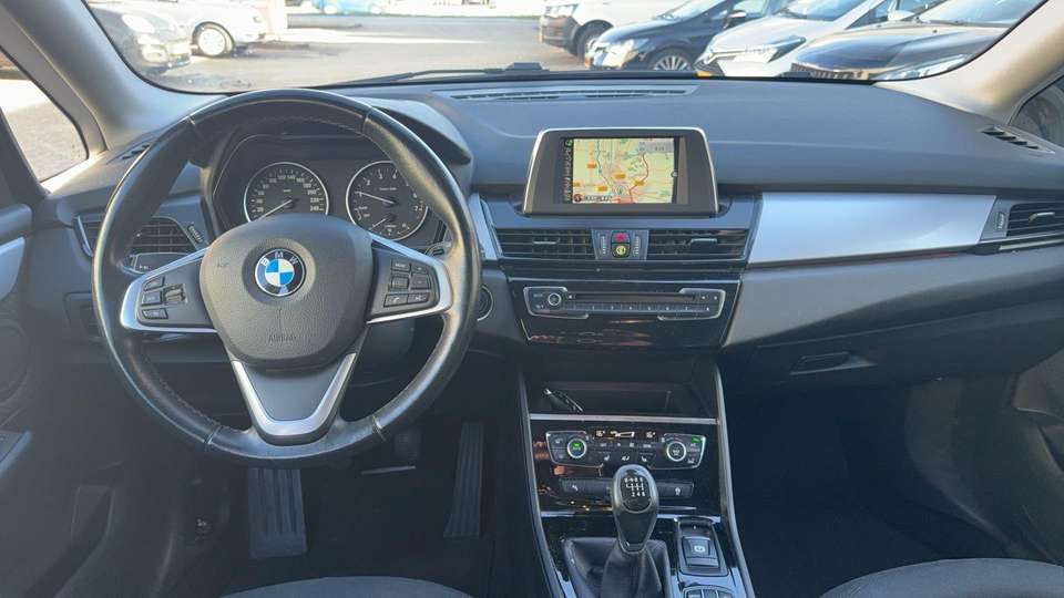 BMW 216 - Imagem 8