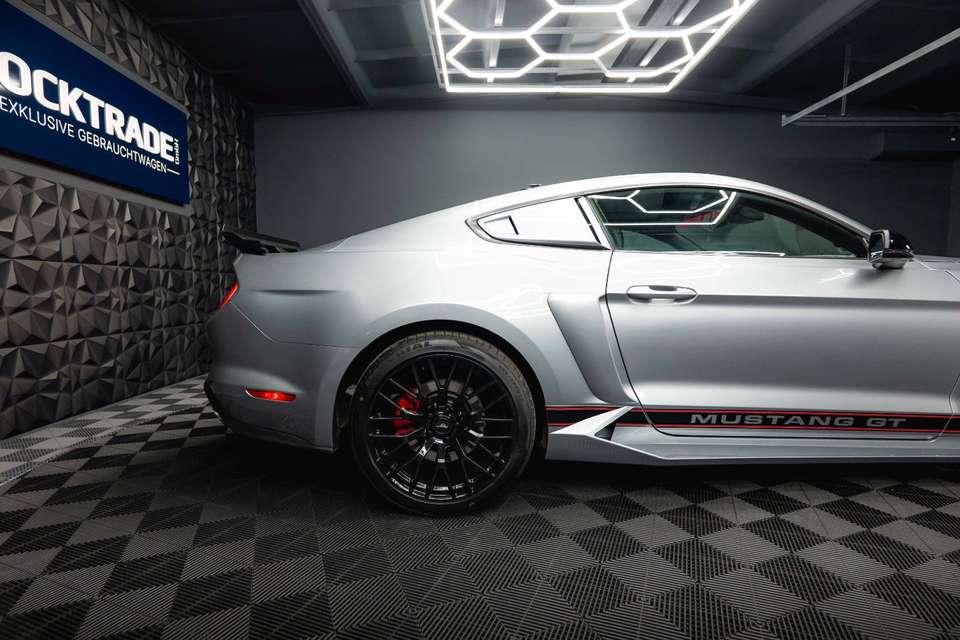 Ford Mustang - Imagem 10