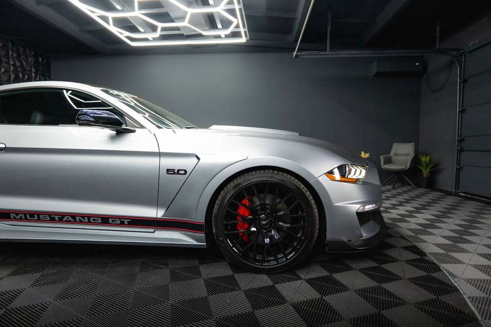 Ford Mustang - Imagem 11