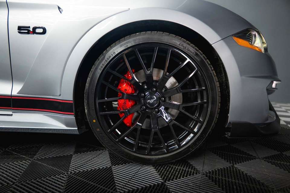 Ford Mustang - Imagem 12
