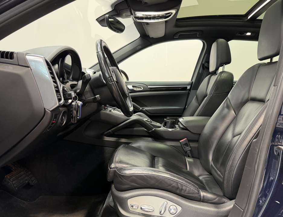 Porsche Cayenne - Imagem 8
