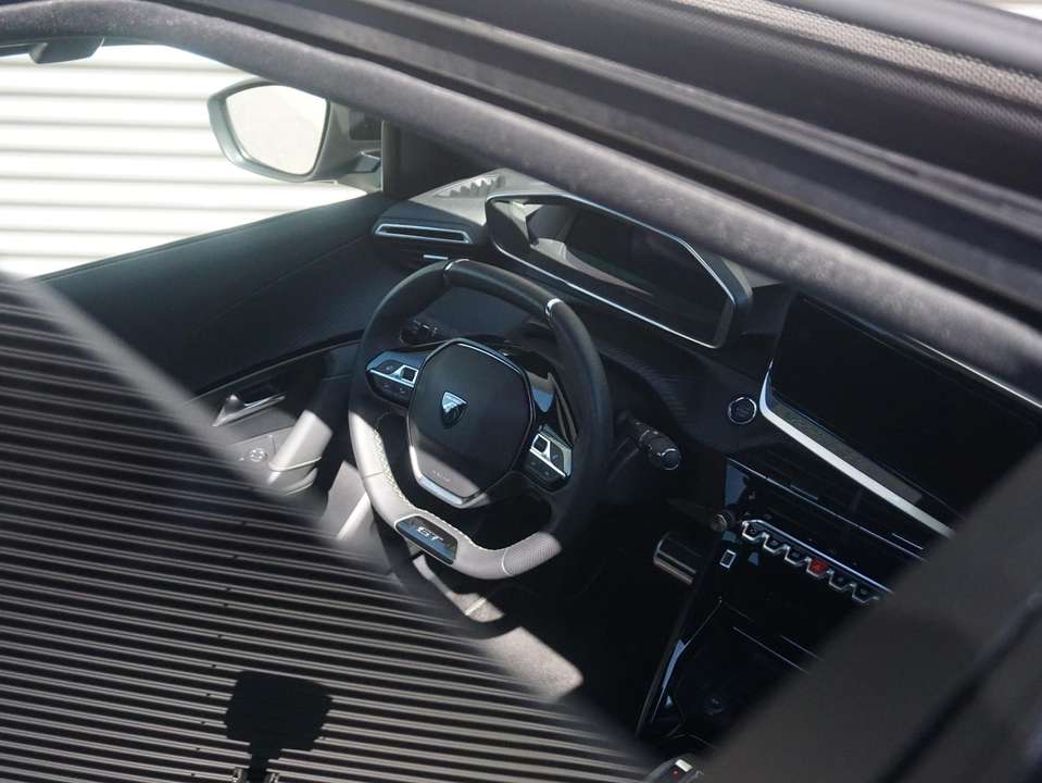 Peugeot e-2008 - Imagem 10