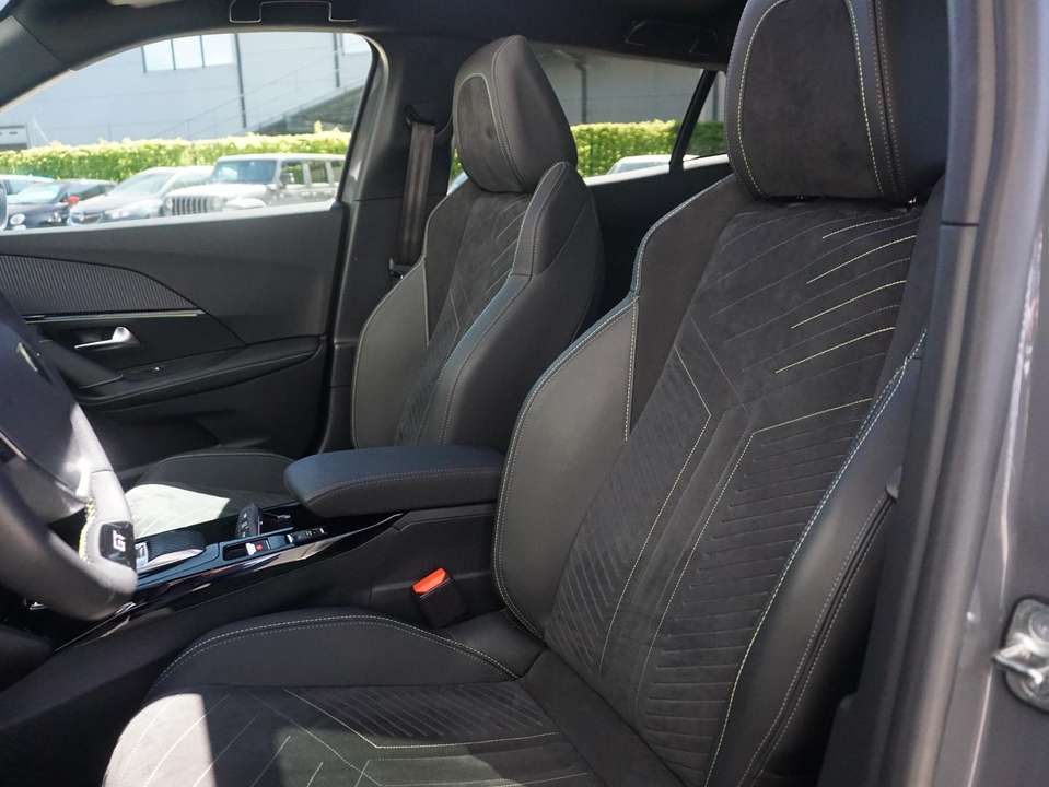 Peugeot e-2008 - Imagem 12
