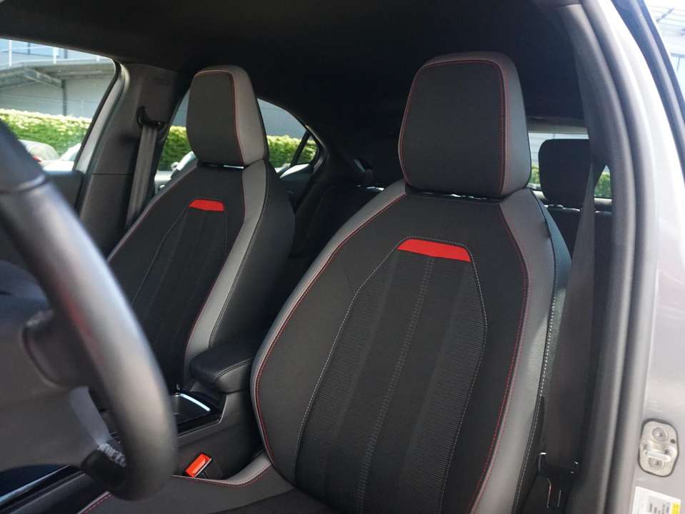 Opel Mokka-E - Imagem 12