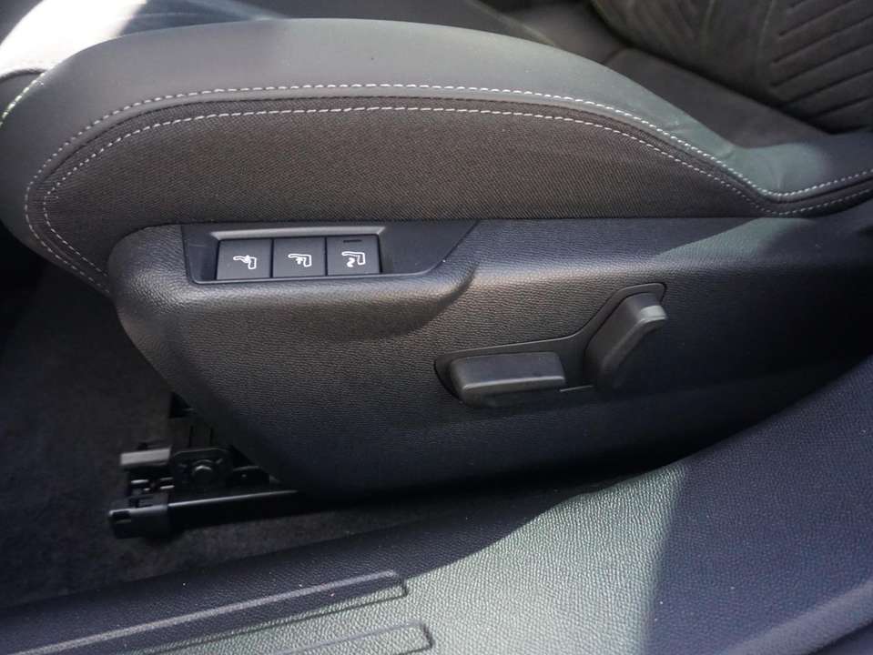 Peugeot e-2008 - Imagem 14