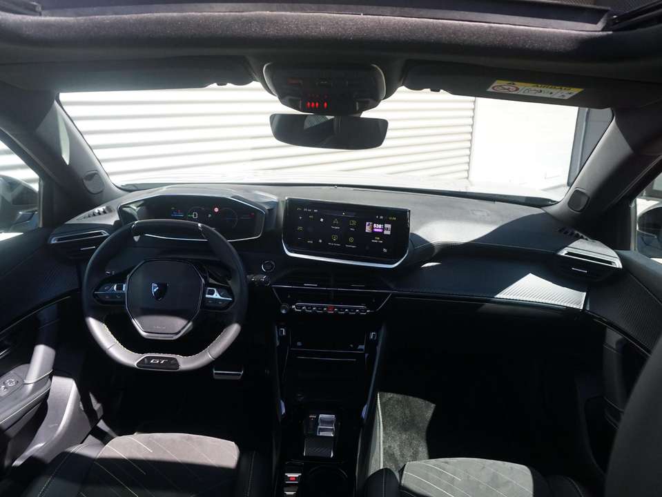 Peugeot e-2008 - Imagem 15