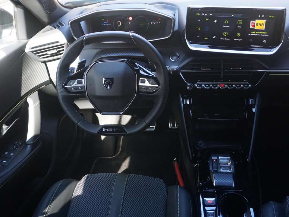 Peugeot 2008 - Imagem 12
