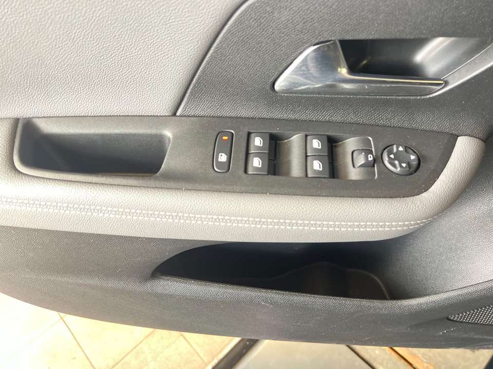 Opel Mokka-E - Imagem 12