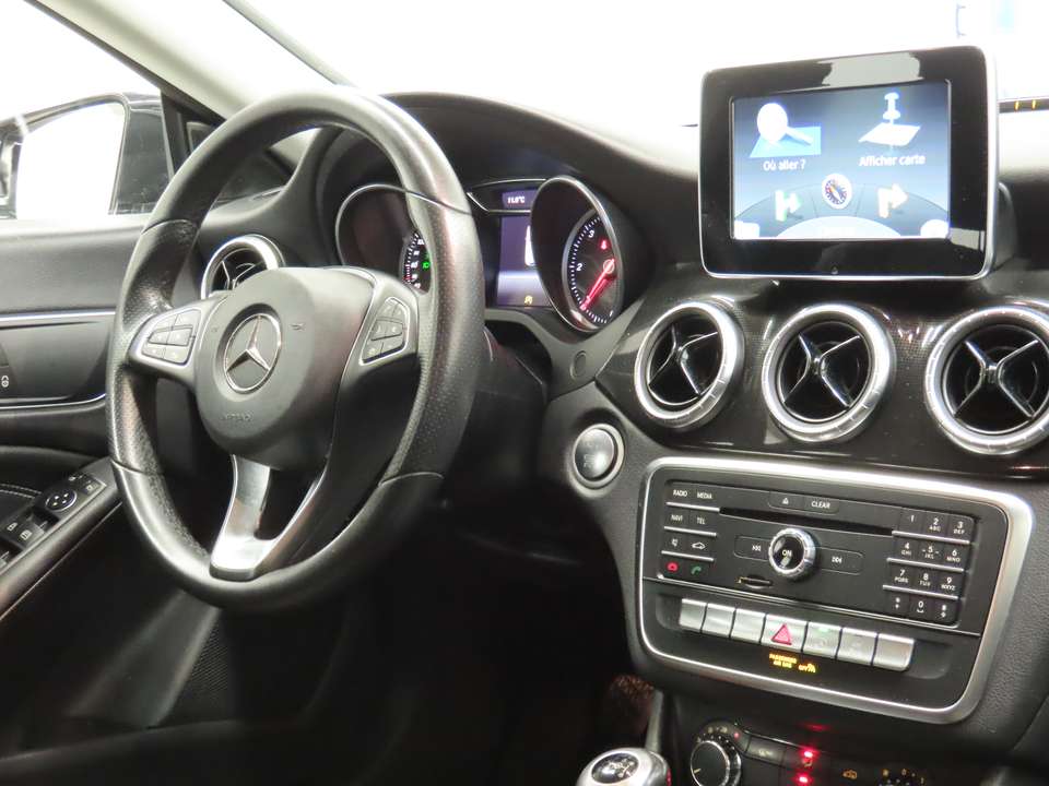 Mercedes-Benz CLA 180 - Imagem 6
