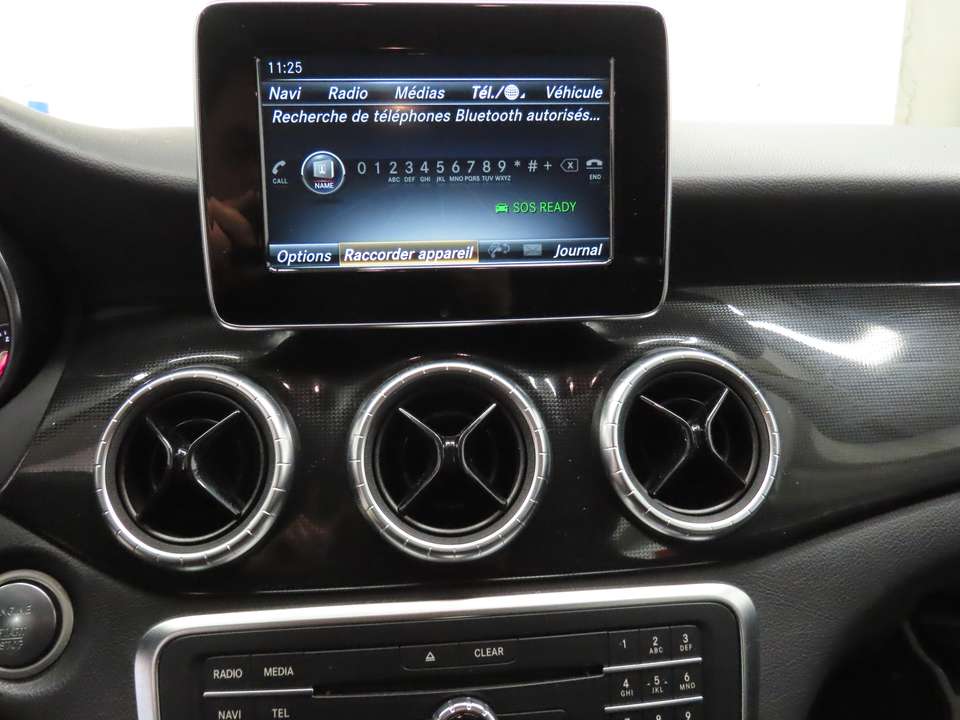 Mercedes-Benz CLA 180 - Imagem 12