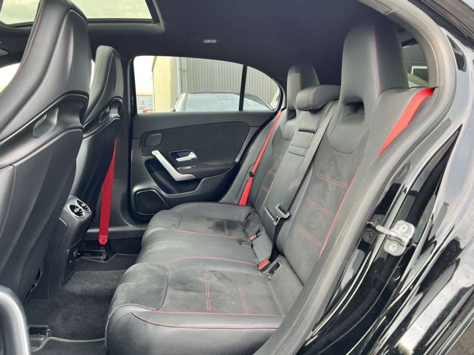 Mercedes-Benz A 35 AMG - Imagem 9