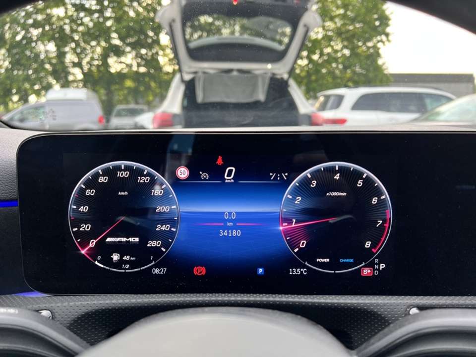 Mercedes-Benz A 35 AMG - Imagem 10