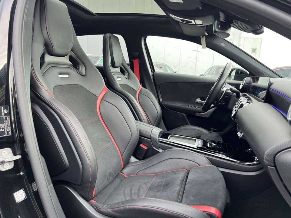 Mercedes-Benz A 35 AMG - Imagem 15