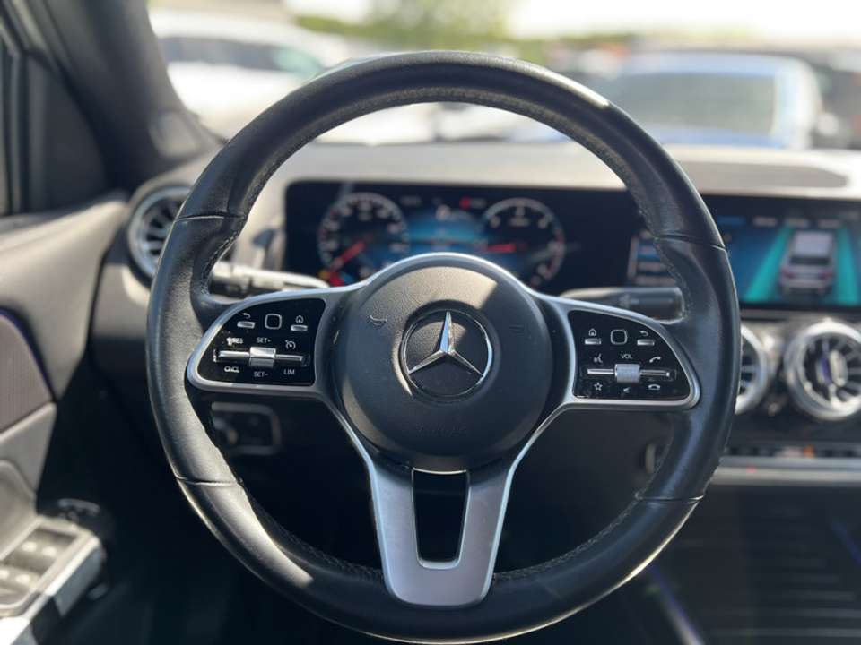 Mercedes-Benz GLB 180 - Imagem 3