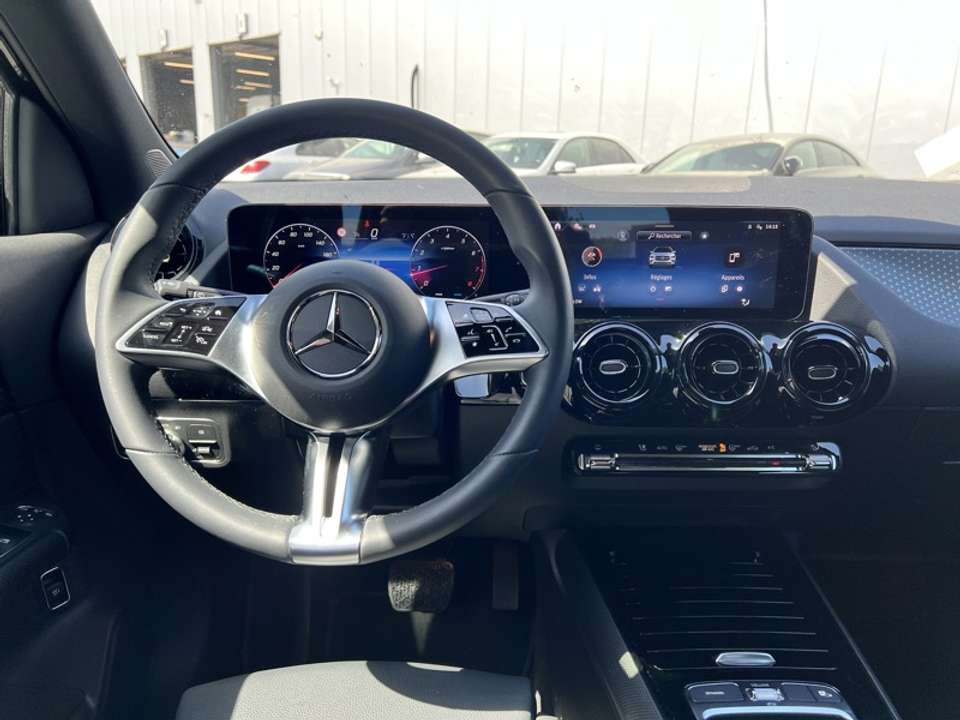 Mercedes-Benz GLA 180 - Imagem 7