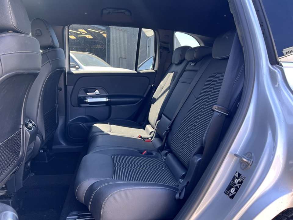 Mercedes-Benz GLB 180 - Imagem 10