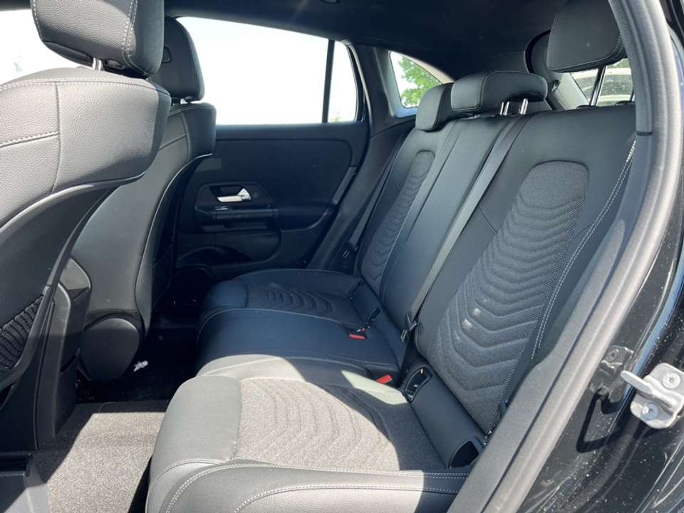 Mercedes-Benz GLA 180 - Imagem 10