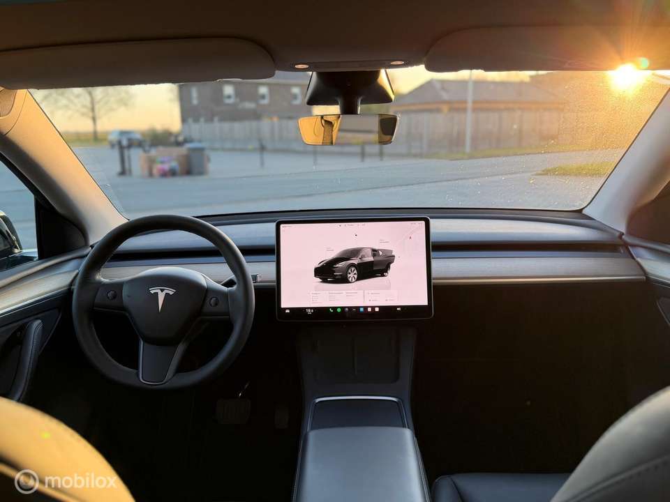 Tesla Model Y - Imagem 12