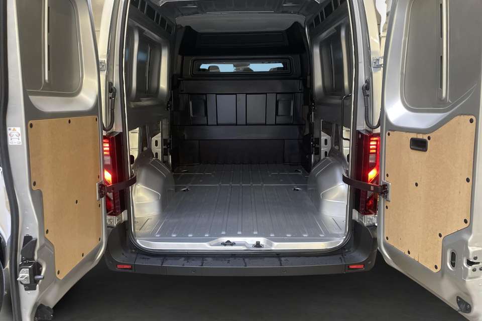 Nissan Interstar - Imagem 10