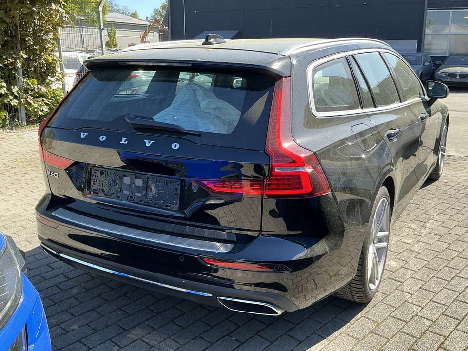 Volvo V60 - Imagem 2
