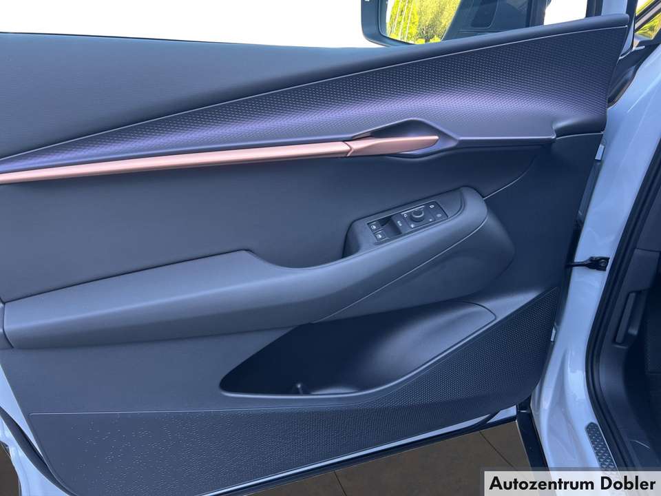 CUPRA Tavascan - Imagem 12