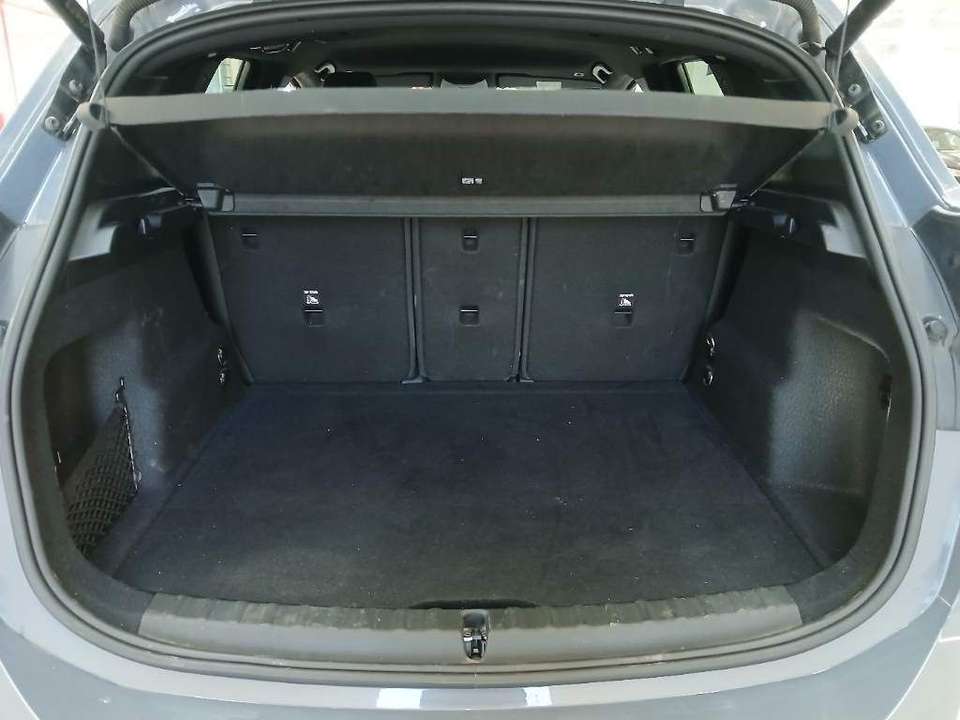 BMW 218 - Imagem 8